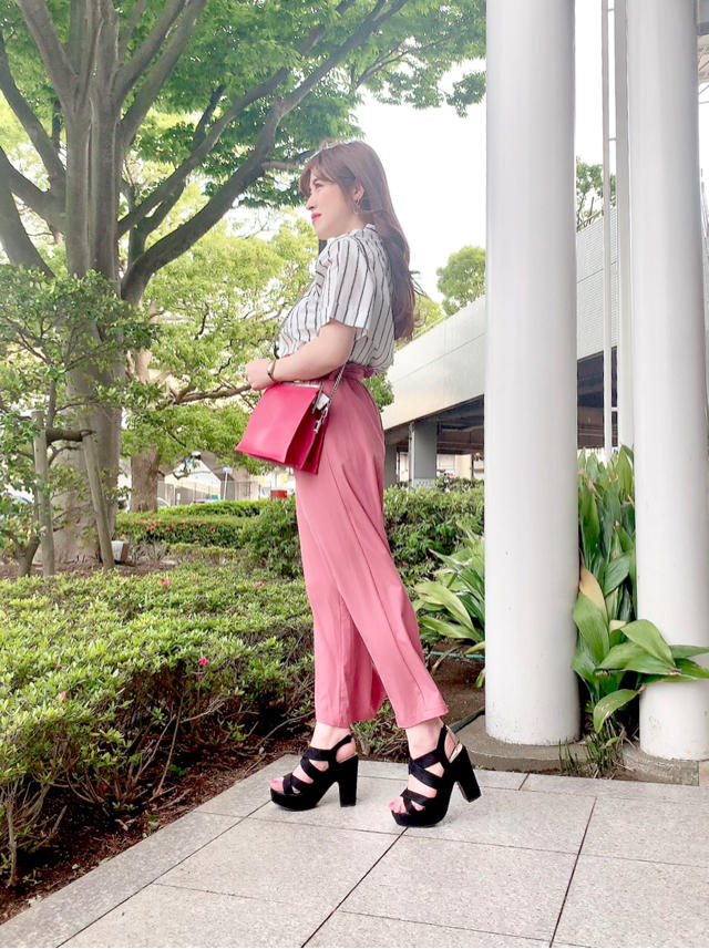 涼しく着れてスタイルアップ効果もバッチリ☆タックワイドパンツᙏ̤̫͚ りさ