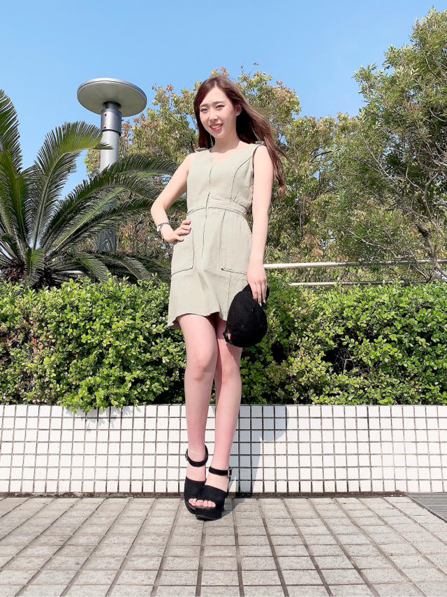  後ろがセクシーワンピース♡YUKIE