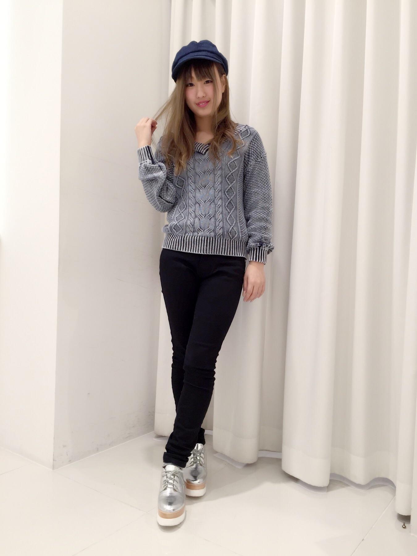 ピグメント背中レースアップニットでリラックススタイル♡