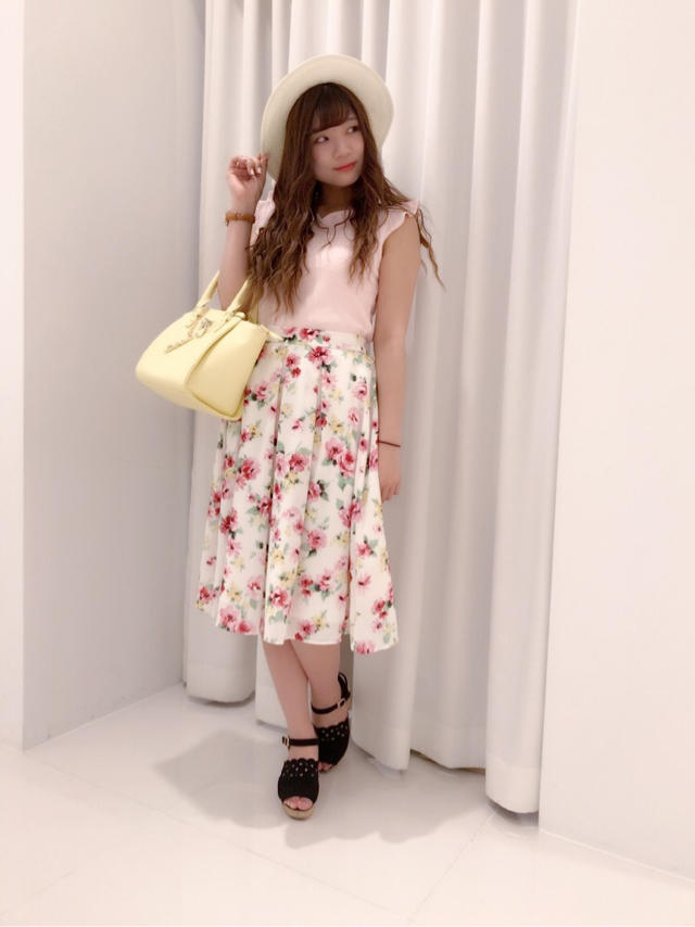 フェミニンコーデ♥フラワービジューtops❁﻿はるか