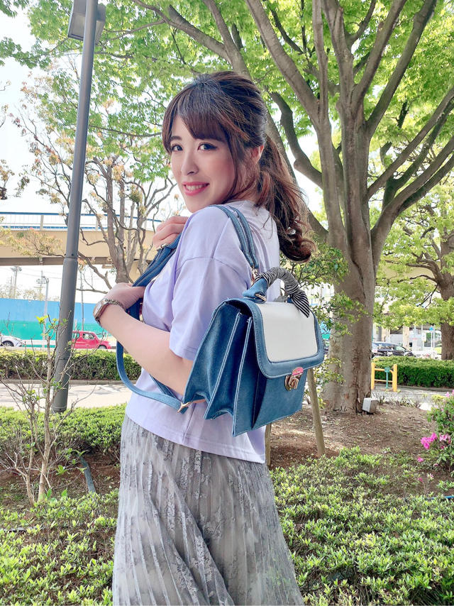 スカーフハンドルが今年らしい♡YUKIE