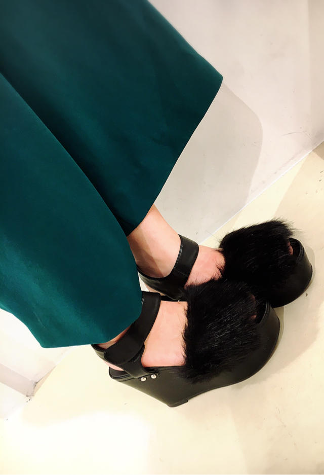 大人気ファーサンダル♡あずさ