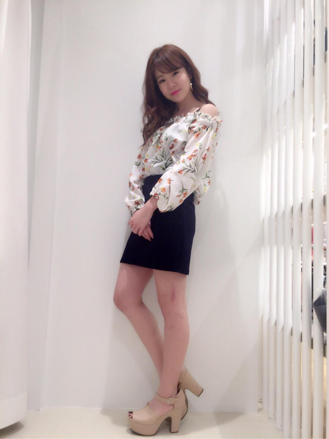 花柄＊オフショルトップス♡ちほ