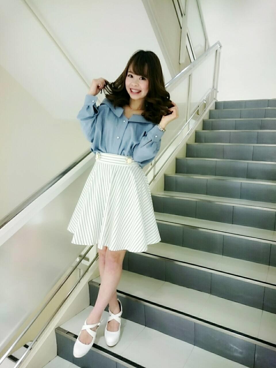 new！オフショルブラウスコーデ♡りぃ