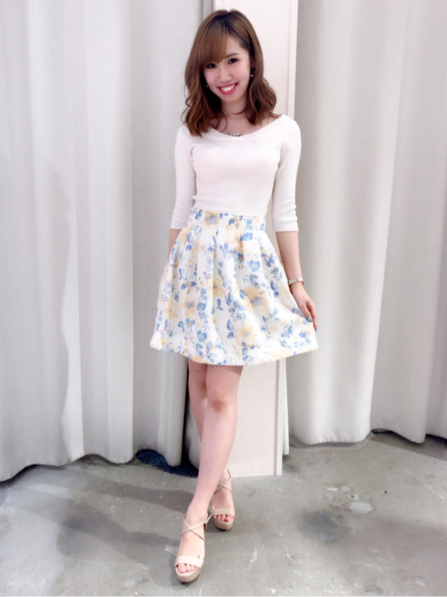 ♡デコルテ美人が叶う！春のお出かけスタイル♡